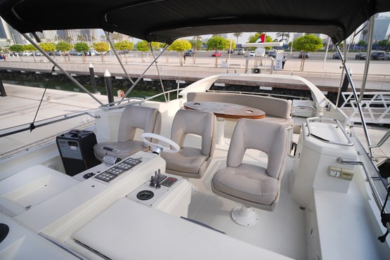 luna yacht | AED700/hour